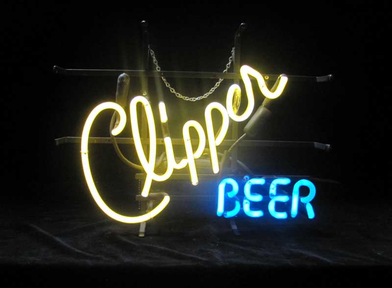 CLIPPER BEER in NEONS/LIGHT UP SIGNS > BAR/SPORT NEONS